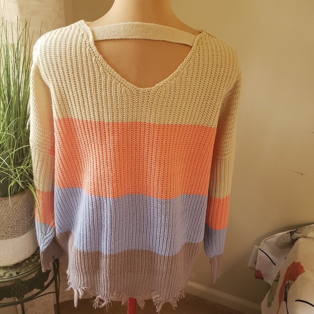 Color Block Distressed Sweater - Picture 3 of 4